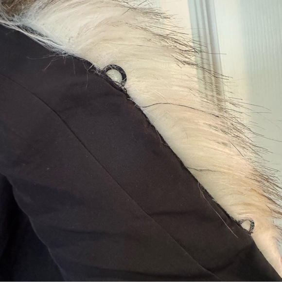 Aritzia Talula Faux Fur Vest - Picture 5 of 6